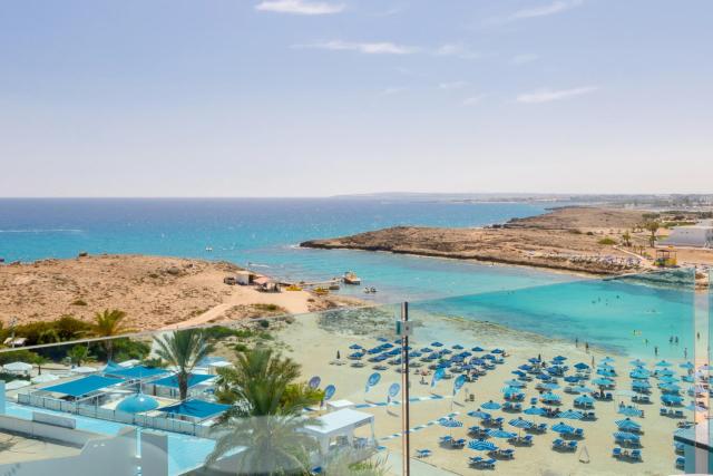 Tasia Maris Sands Hotel