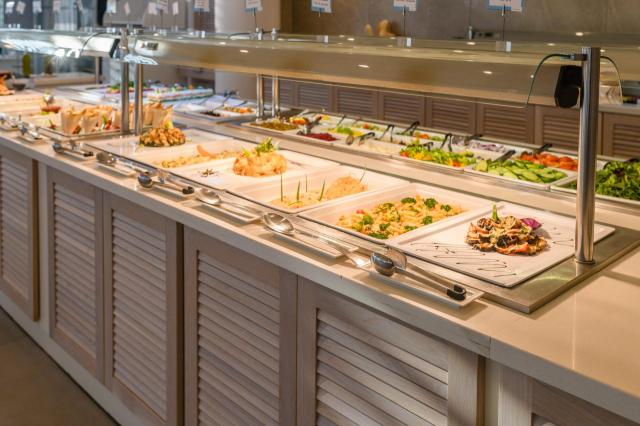 Tasia Maris Sands Hotel