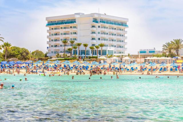 Tasia Maris Sands Hotel