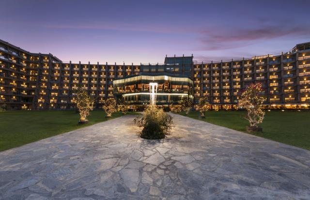 Noah's Ark Deluxe Hotel & Spa