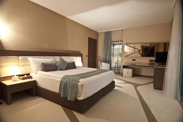 Noah's Ark Deluxe Hotel & Spa