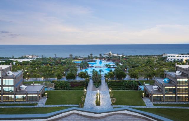 Noah's Ark Deluxe Hotel & Spa