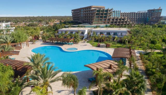 Noah's Ark Deluxe Hotel & Spa