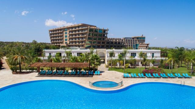 Noah's Ark Deluxe Hotel & Spa