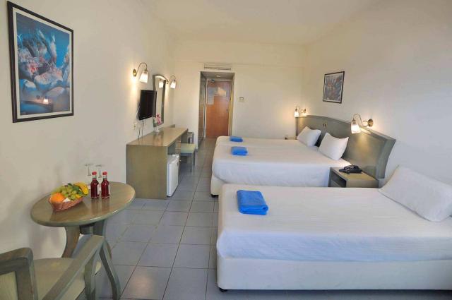 Nissiana Hotel & Bungalows