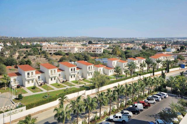 Nissiana Hotel & Bungalows