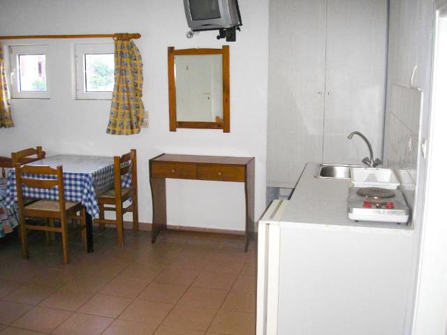 Dimitra Hotel & Apartments
