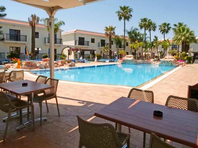 Loutsiana Premium Aparthotel
