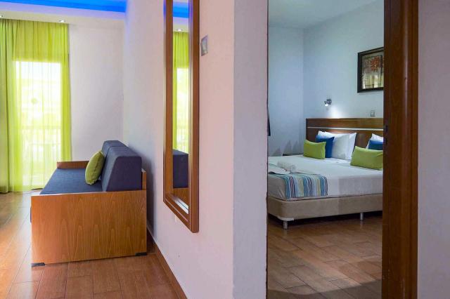 Loutsiana Premium Aparthotel