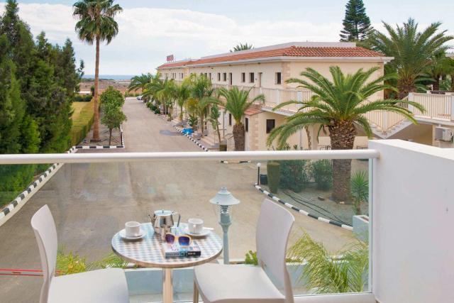 Loutsiana Premium Aparthotel