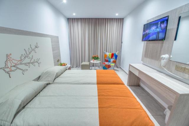 Nicholas Color Hotel budapesti indulás