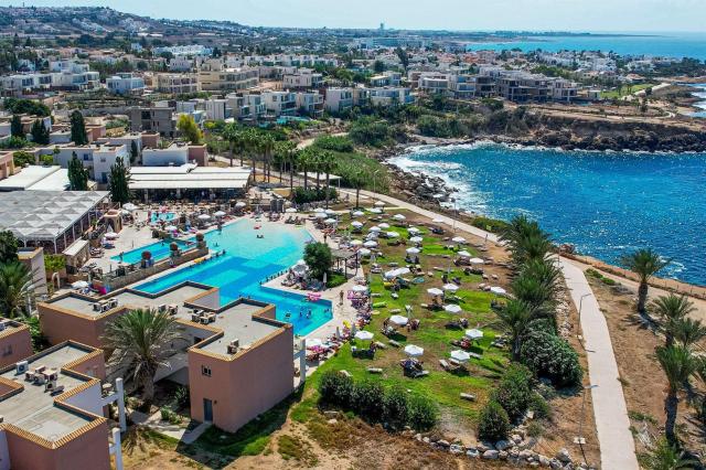 Akteon Holiday Village