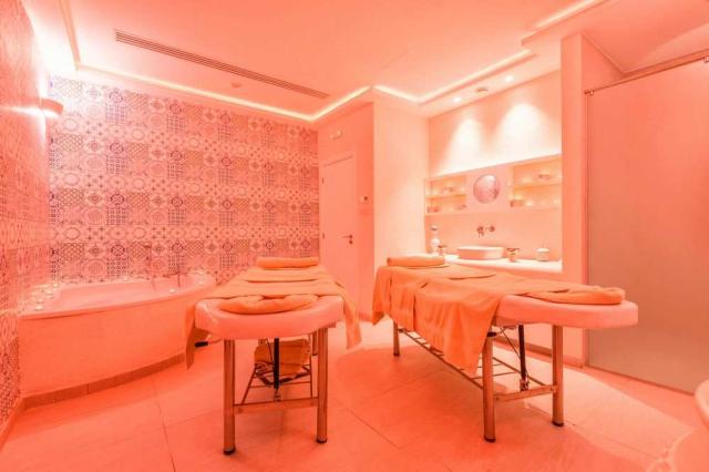 Melpo Antia Hotel and Suites