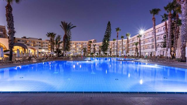 Louis Phaethon Beach