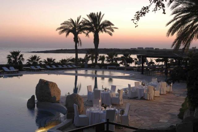 Coral Beach Rotana Resort Tiran