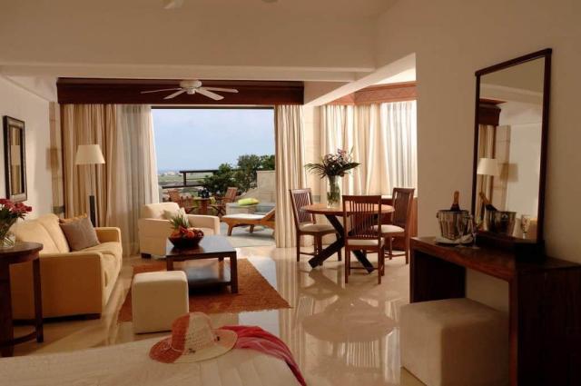 Coral Beach Rotana Resort Tiran