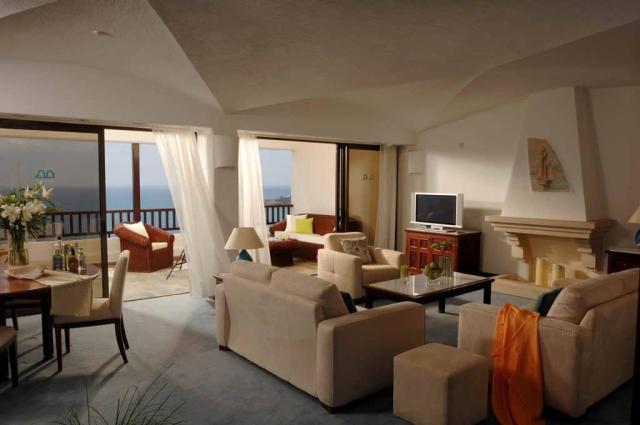 Coral Beach Rotana Resort Tiran