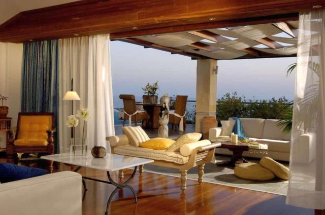 Coral Beach Rotana Resort Tiran
