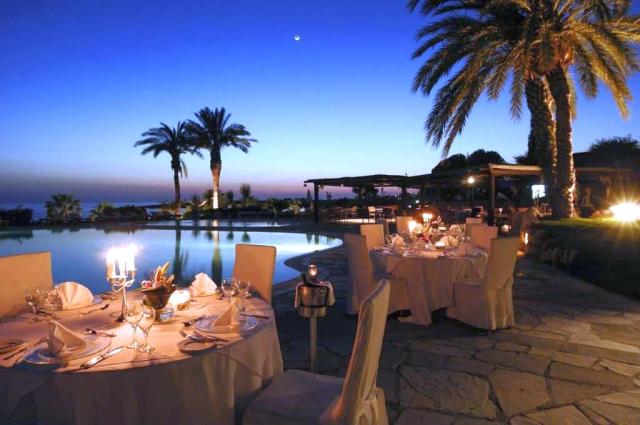 Coral Beach Rotana Resort Tiran