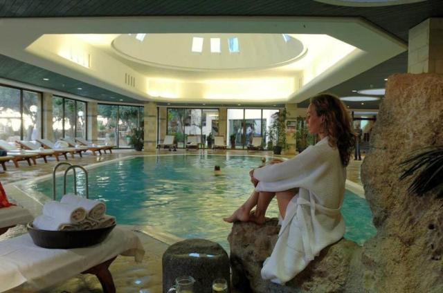 Coral Beach Rotana Resort Tiran