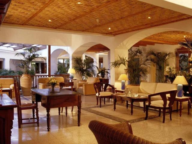Coral Beach Rotana Resort Tiran
