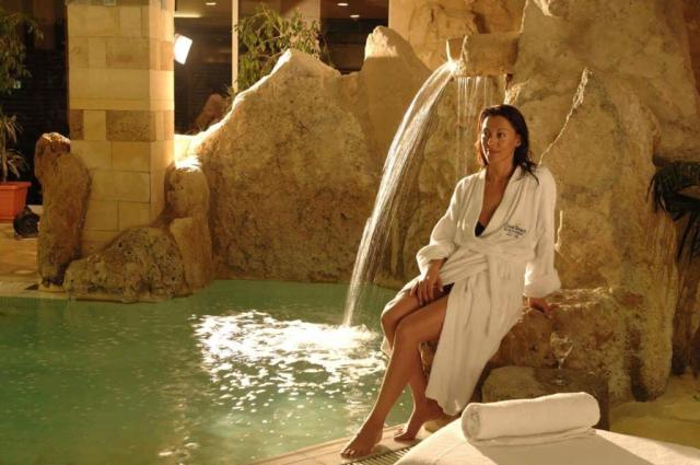 Coral Beach Rotana Resort Tiran