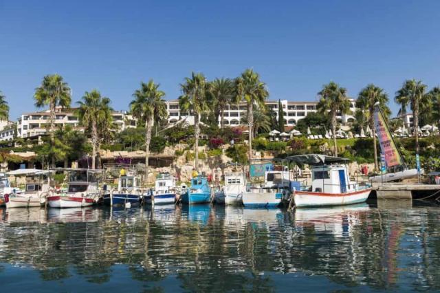 Coral Beach Rotana Resort Tiran