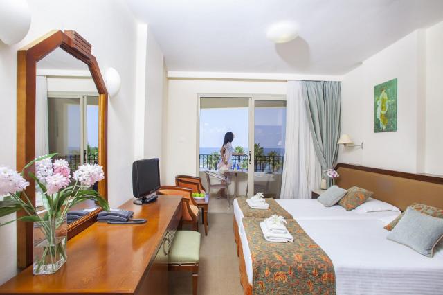 Aquamare Beach Hotel & Spa
