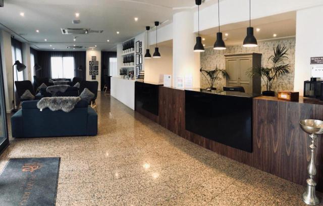 Plaza Hotels