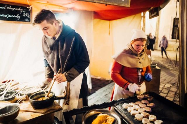 Történelmi időutazás advent idején Nagyszombat