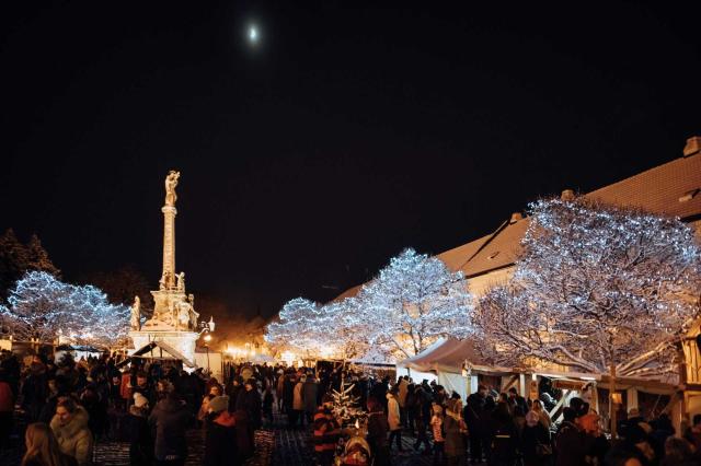 Történelmi időutazás advent idején Nagyszombat