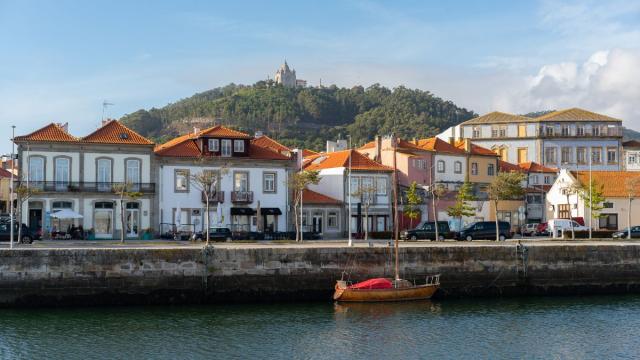 Ezerarcú Portugália