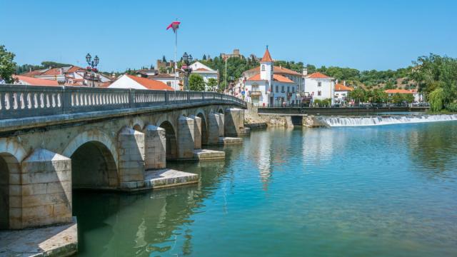Ezerarcú Portugália