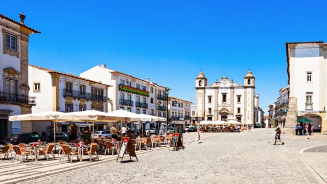 Ezerarcú Portugália