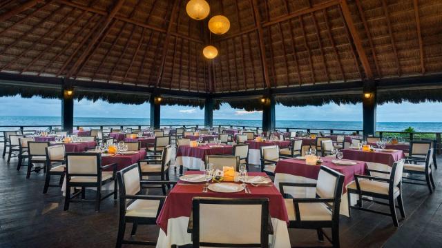 Ocean Maya Royale