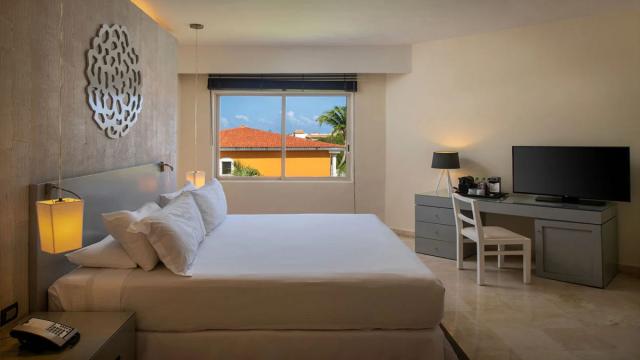 Ocean Maya Royale