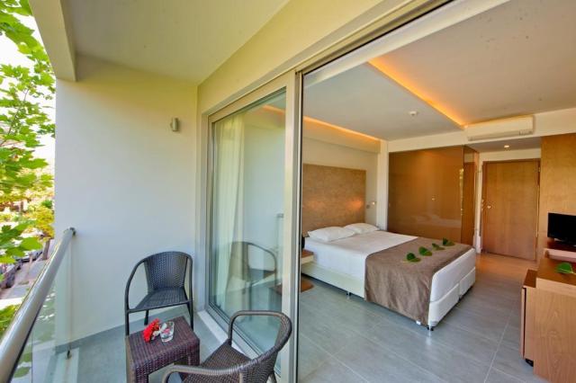 Oktober Hotel