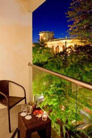Oktober Hotel