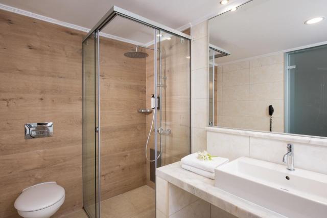 Kresten Royal Vilas & Spa