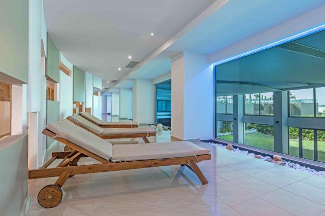 Kresten Royal Vilas & Spa