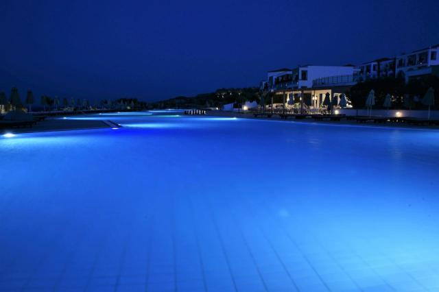 Kresten Royal Vilas & Spa