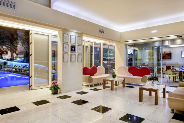 Oscar Suites & Village Hotel