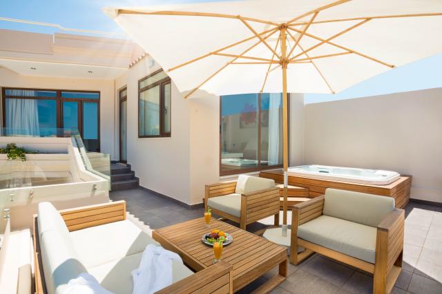 Oscar Suites & Village Hotel