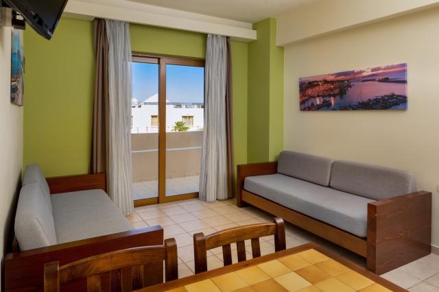 Oscar Suites & Village Hotel