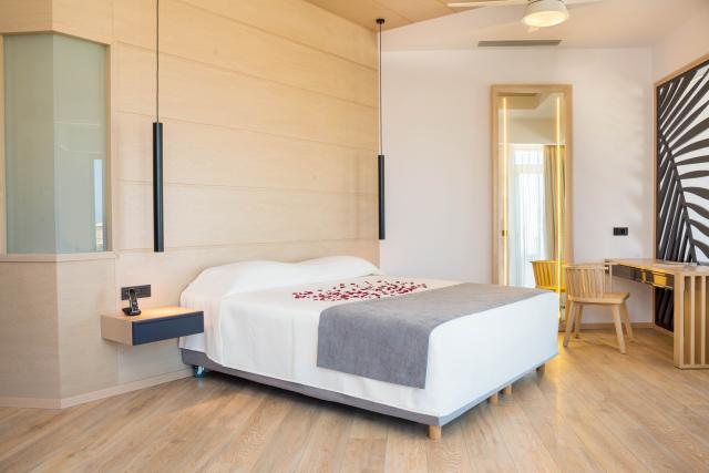 Oscar Suites & Village Hotel