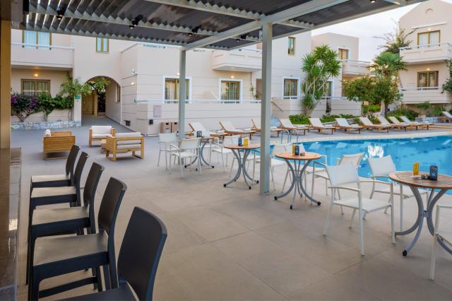Oscar Suites & Village Hotel