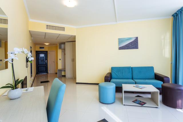 Blue Pearl Hotel 