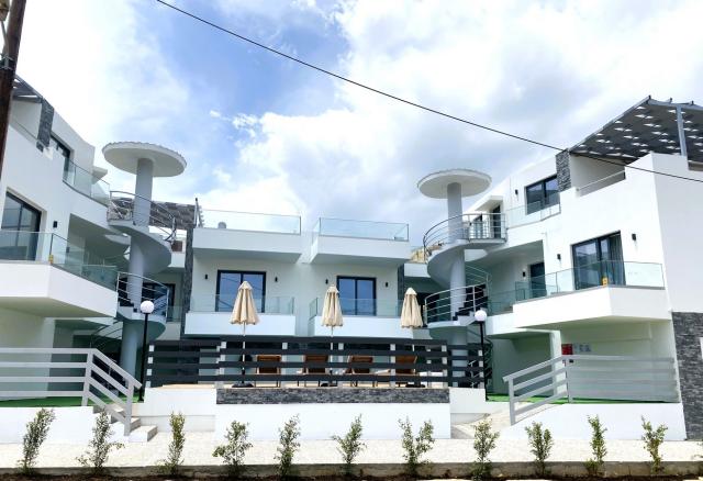 Romanias Apartments