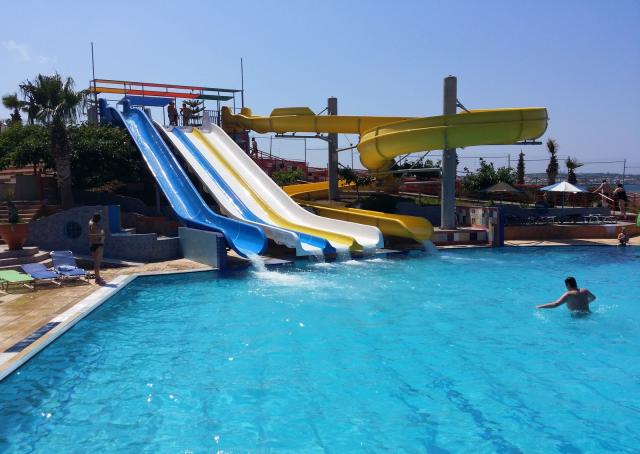 Eri Beach & Village