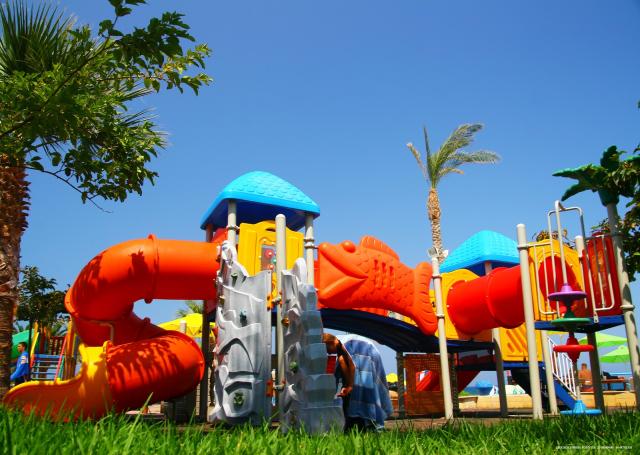 Eri Beach & Village